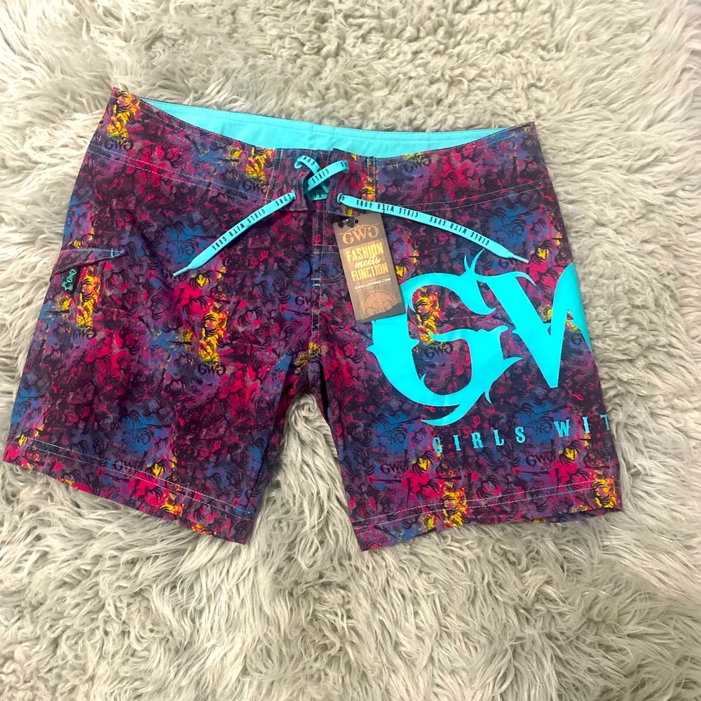 GIRLS WITH GUNS women shorts NWT